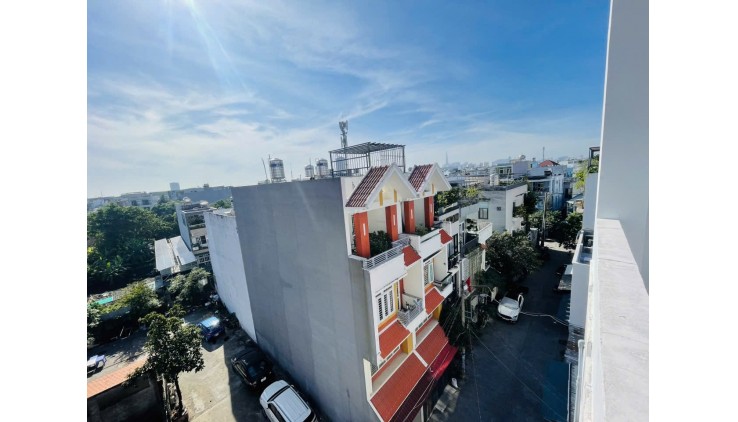 22 phòng cho thuê – Đối diện Vạn Phúc – HĐ khoán 50tr/tháng – 200m² – 5 tầng